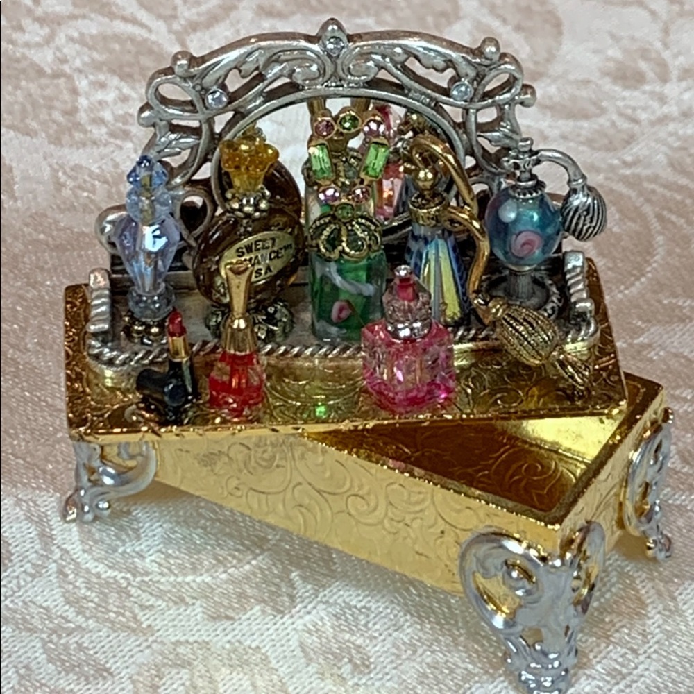 🎁🎁Great Gift🎁🎁Story Book Trinket Box - Picture 1 of 8